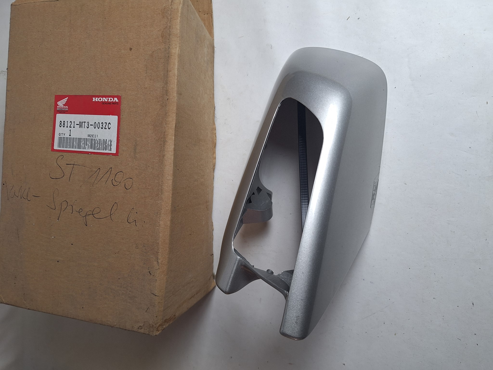 Picture of ABDECKUNG, L. SPIEGE  88121-MT3-003ZC